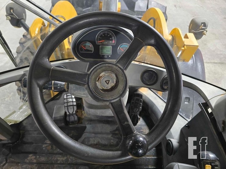 2014-caterpillar-938k-image-15