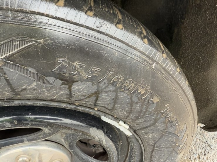 2021-ford-explorer-image-18