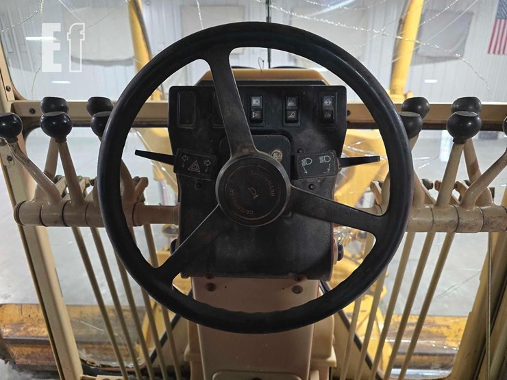 2005-caterpillar-140h-image-16