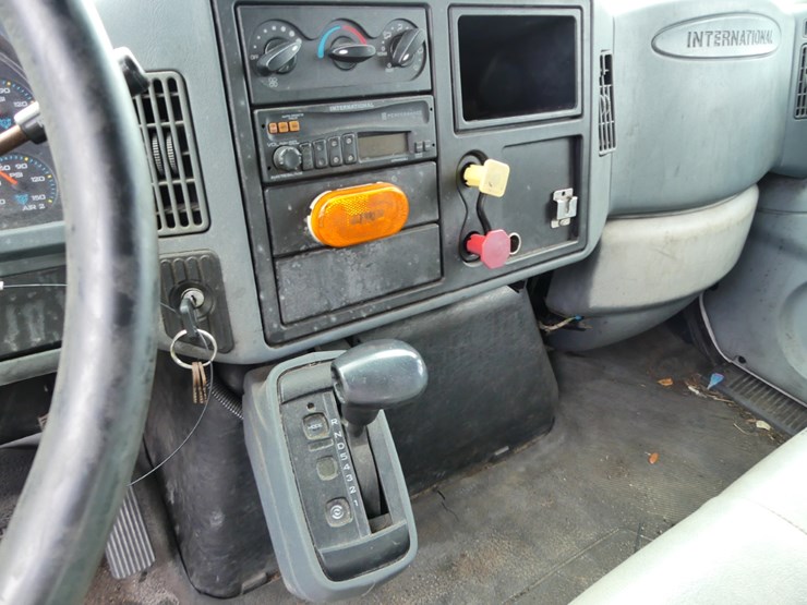 2003-international-4400-image-13