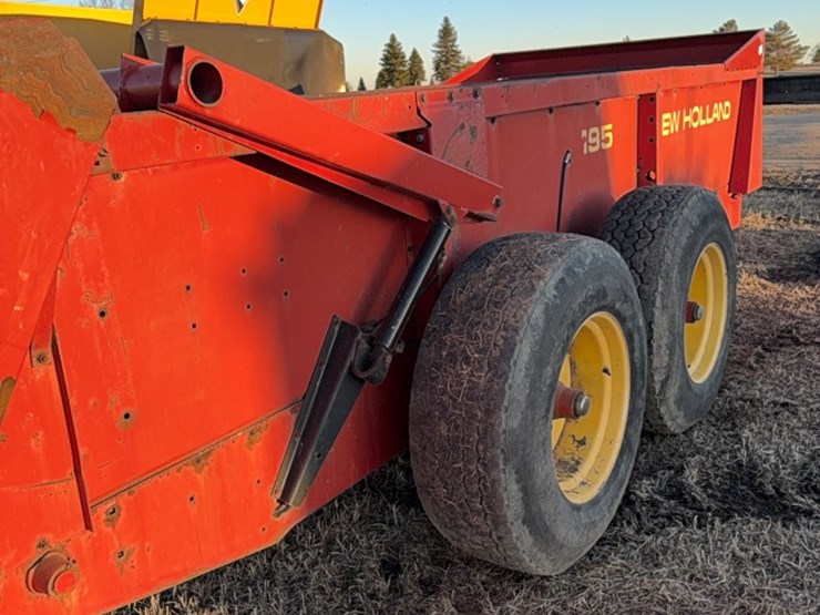 new-holland-195-image-30