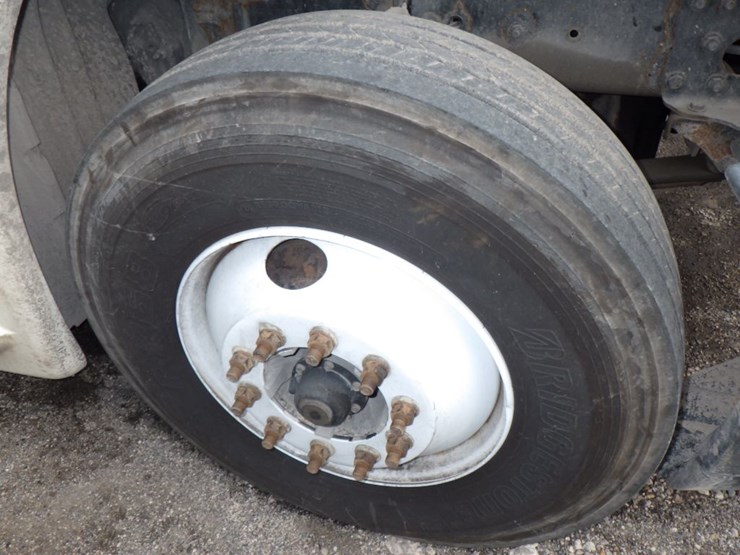 2017-freightliner-cascadia-125-image-21