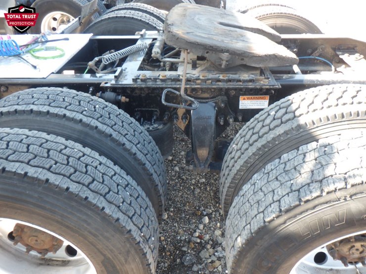 2019-freightliner-cascadia-125-image-15