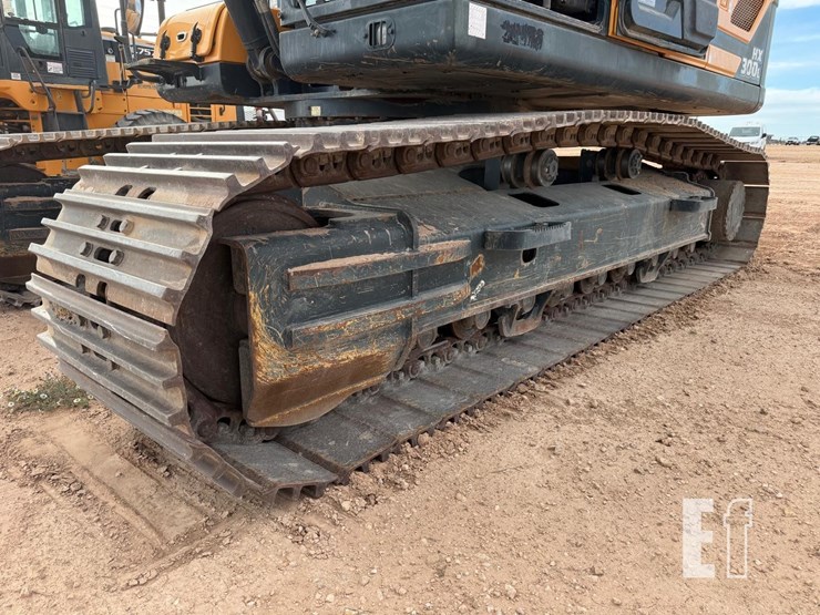 2017-hyundai-hx300l-image-17