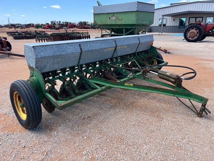 john-deere-b-image-4