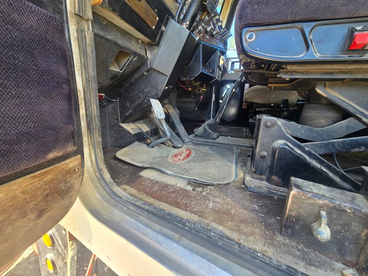 1987-peterbilt-379-image-59