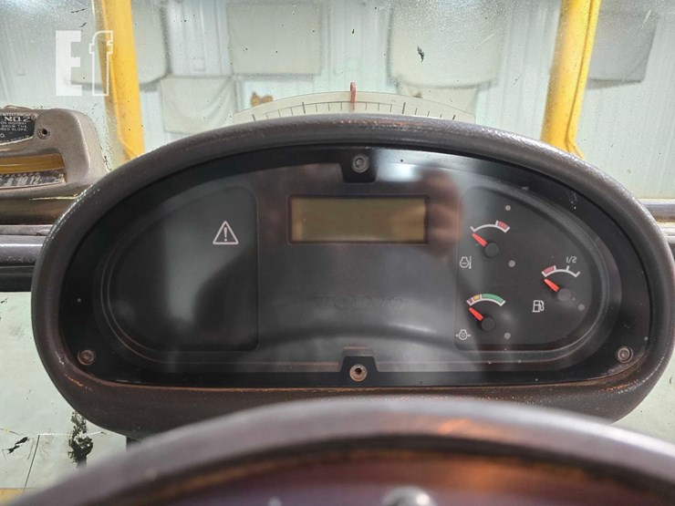 2004-volvo-g740b-image-19