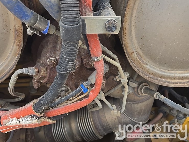 2019-caterpillar-d6-lgp-image-81