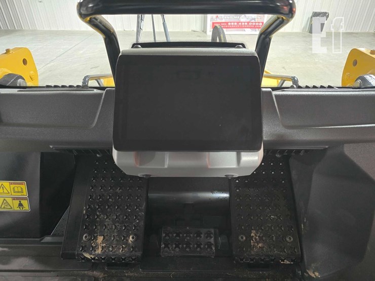 caterpillar-953-image-16