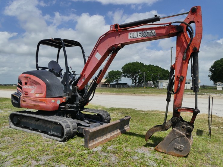 2018-kubota-kx040-4-image-2