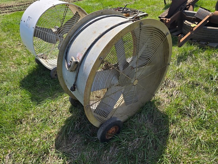 #586-•-barn-fan-image-3