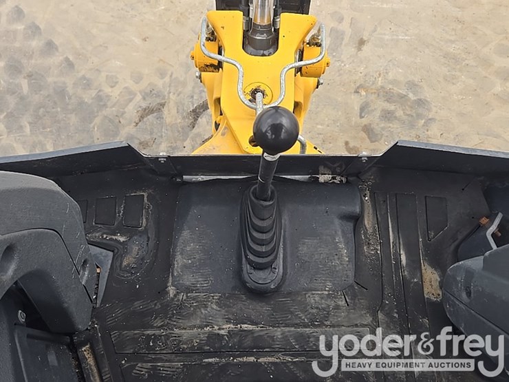 2021-deere-310sl-image-109