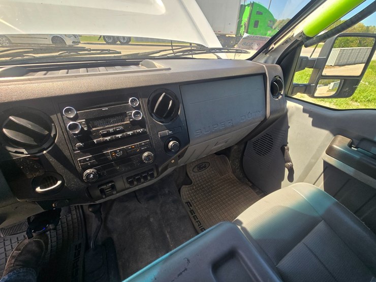 2011-ford-f350-image-39