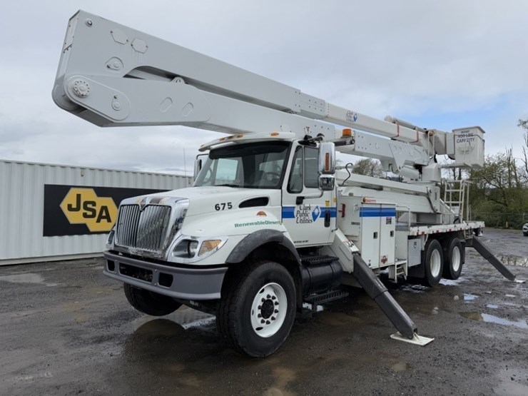 2007-international-7400-image-1