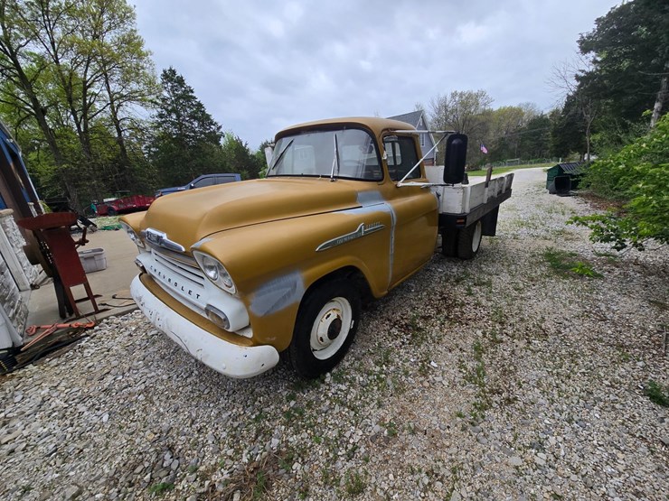 1958-chevrolet-apache-image-2