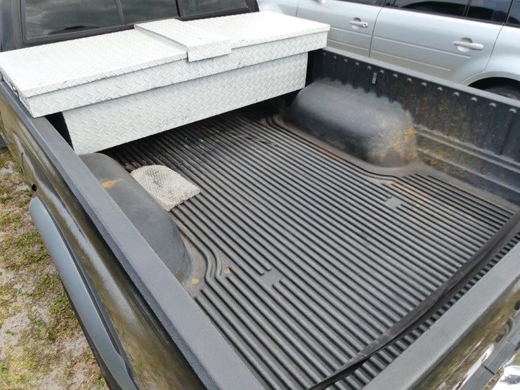 2004-toyota-tacoma-sr5-image-7