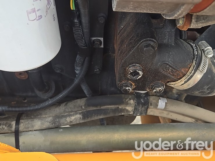 2004-case-580m-image-56