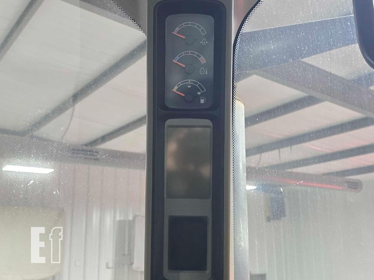 case-ih-magnum-245-image-16