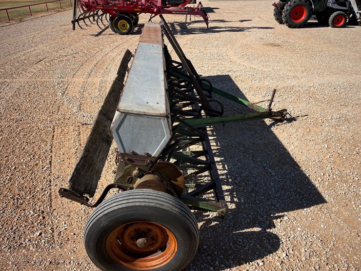 john-deere-b-image-5