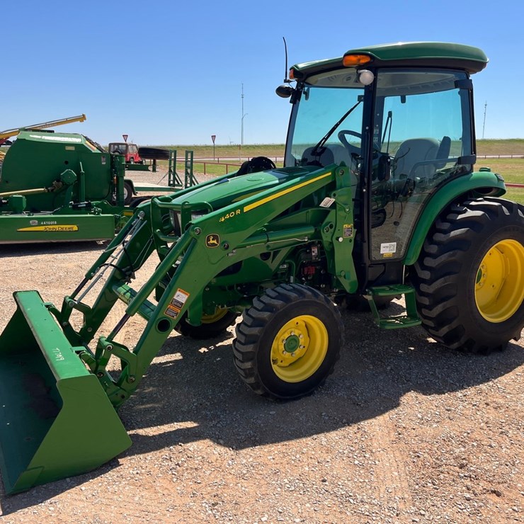 2021 JOHN DEERE 4052R