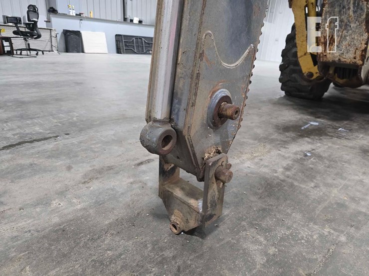 2011-deere-310j-image-16