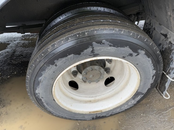 2014-freightliner-mt45-image-14