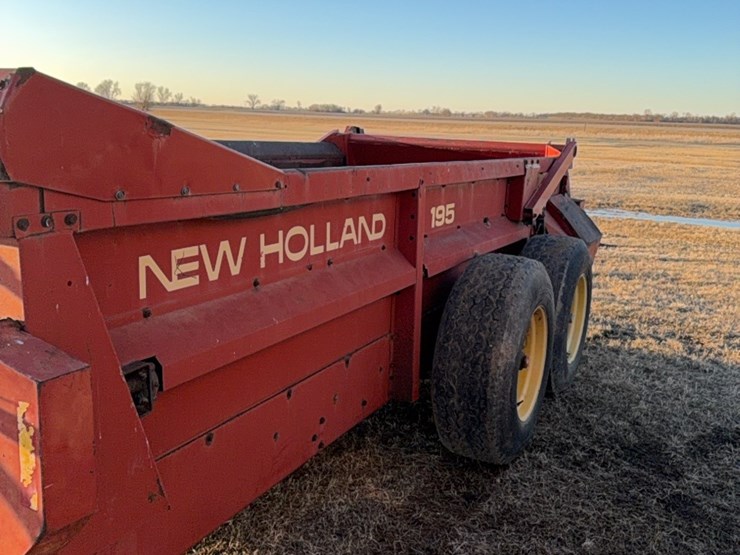 new-holland-195-image-9