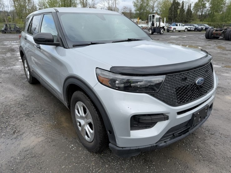 2020-ford-explorer-image-2