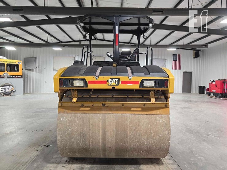 2017-caterpillar-cb10-image-7