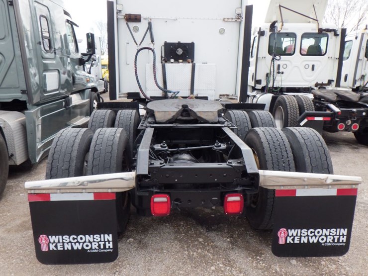 2016-kenworth-t800-image-9