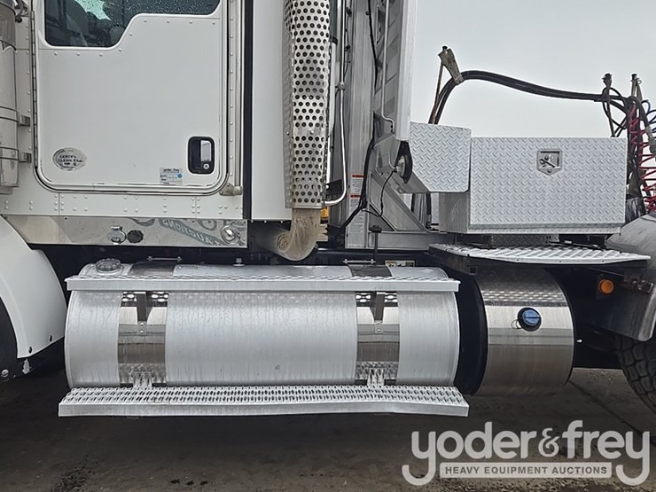 2014-kenworth-t800-image-73