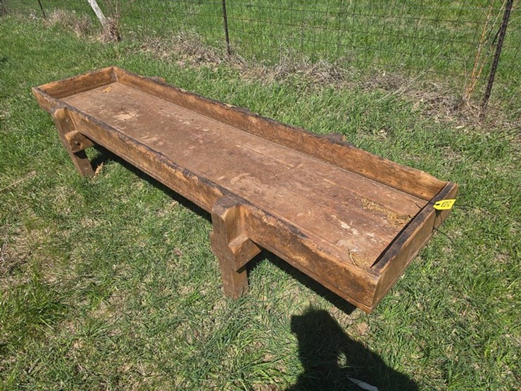 #578-•-9'-wooden-feed-bunk-image-1