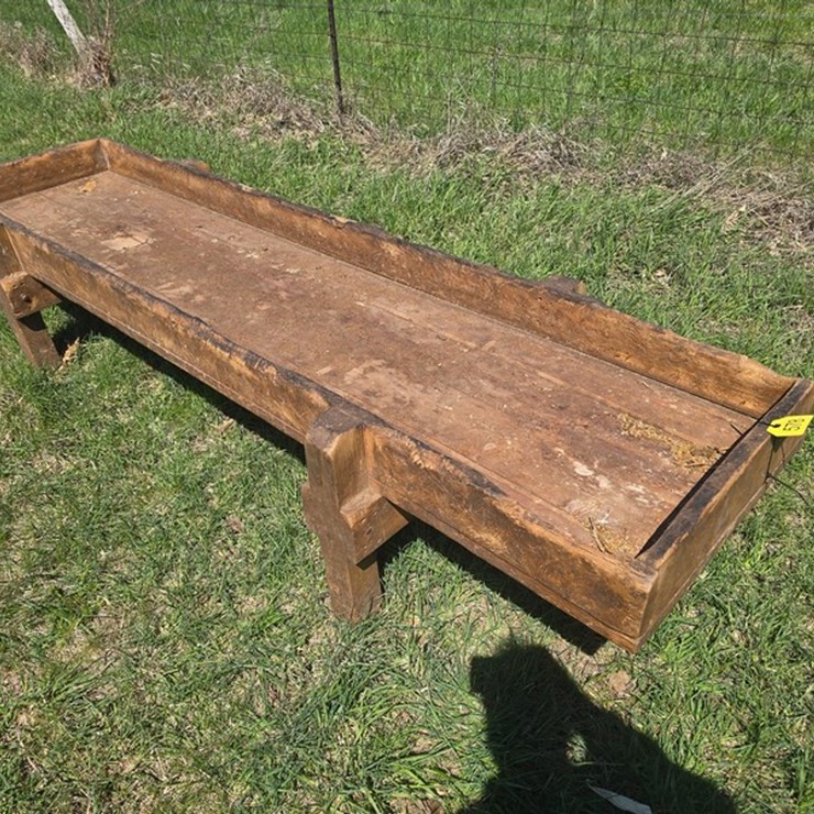 #578 • 9' Wooden Feed Bunk