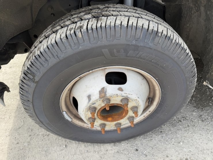 2012-ford-f350-sd-image-15