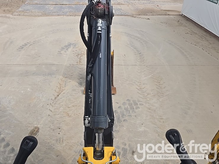 2021-deere-310sl-image-35