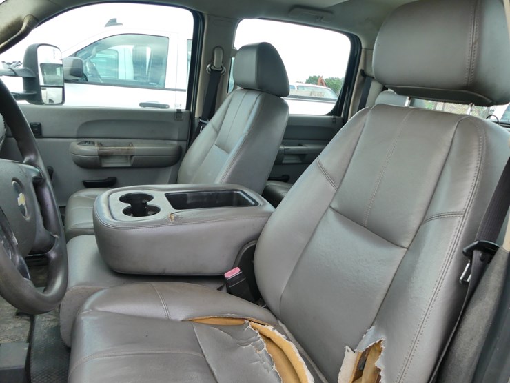 2009-chevrolet-3500hd-image-12