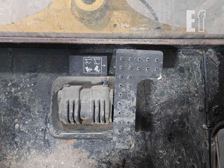 2003-caterpillar-420d-it-image-32