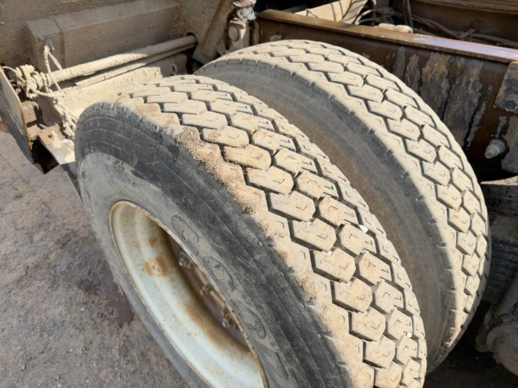 2000-mack-rd688s-image-24