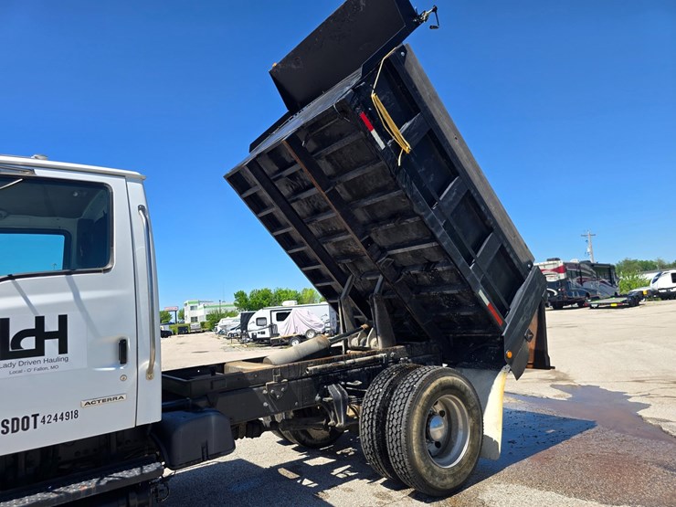 2009-sterling-acterra-image-46