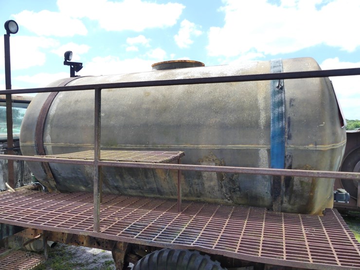 1990-ford-f700-image-7