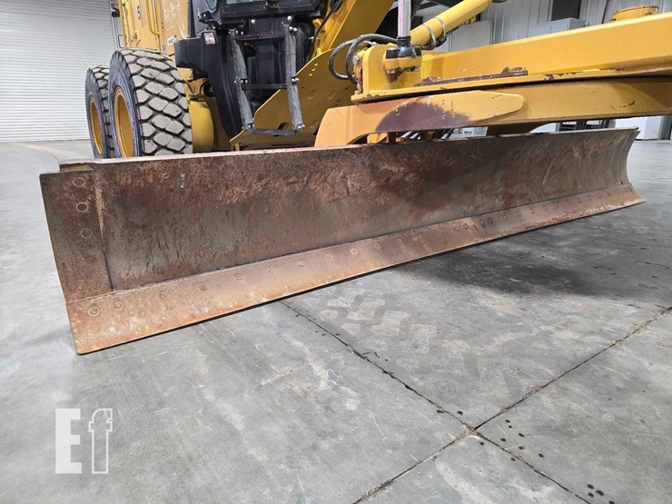 2011-caterpillar-140m2-image-10