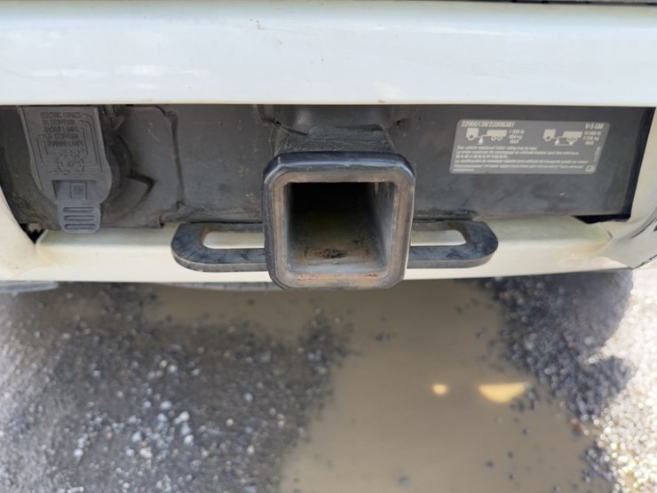 2013-chevrolet-tahoe-image-18