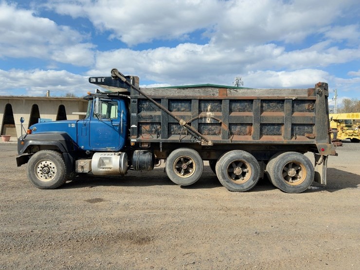 2000-mack-rd688s-image-2