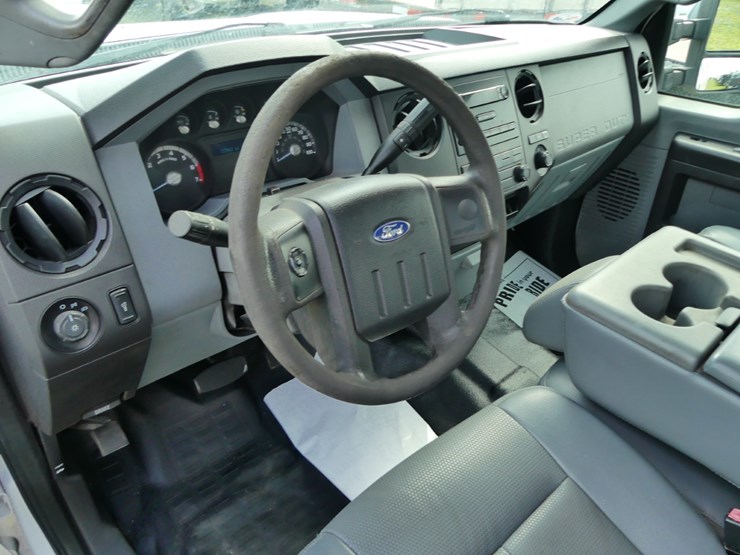 2016-ford-f250-xl-image-11