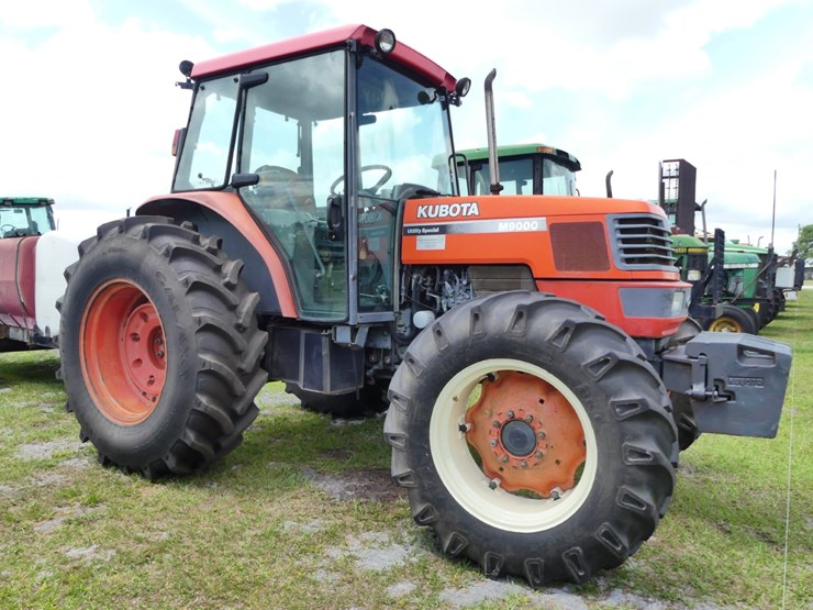 2004-kubota-m9000-image-1