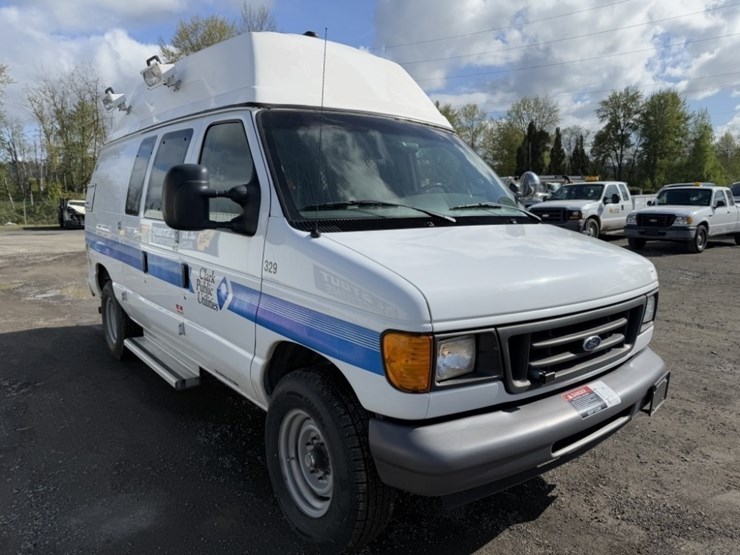 2007-ford-e350-image-2