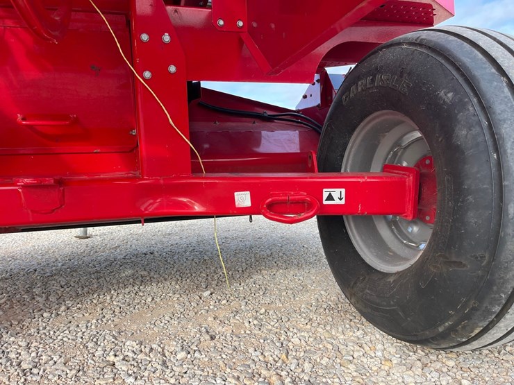 2017-massey-ferguson-1840-image-10