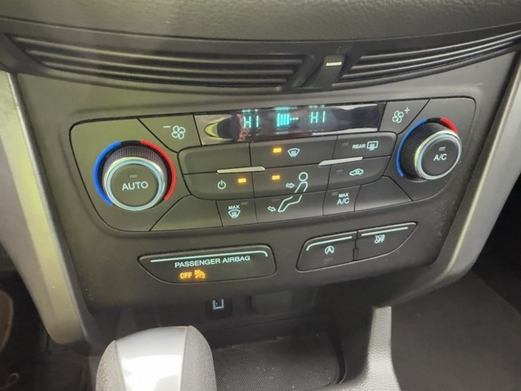 2017-ford-escape-image-30