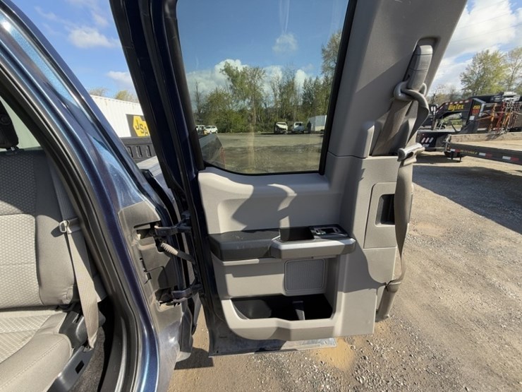 2016-ford-f150-xlt-image-25