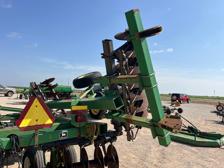 2000-john-deere-637-image-9